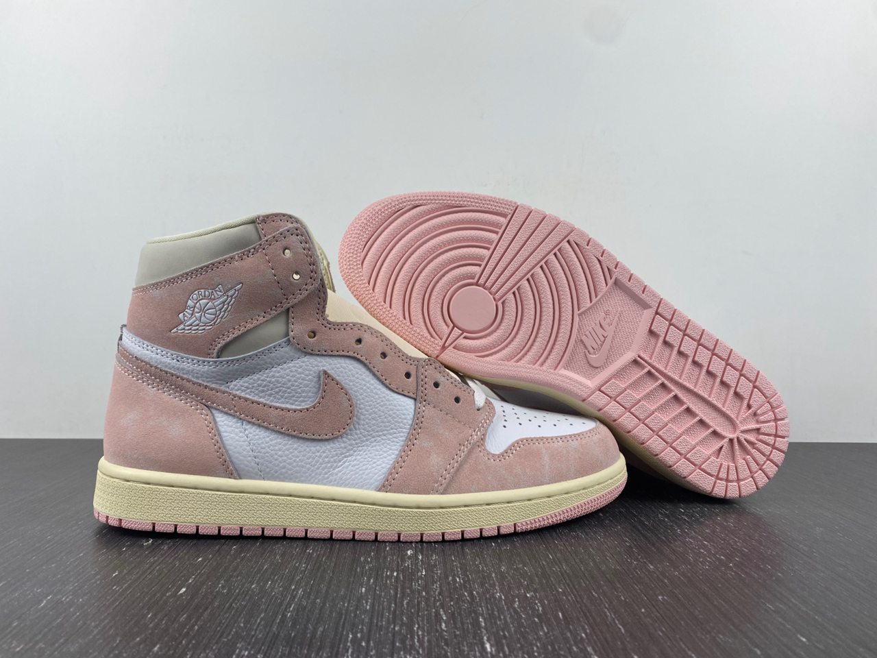 Air Jordan 1 High OG  Washed Pink FD2596-600